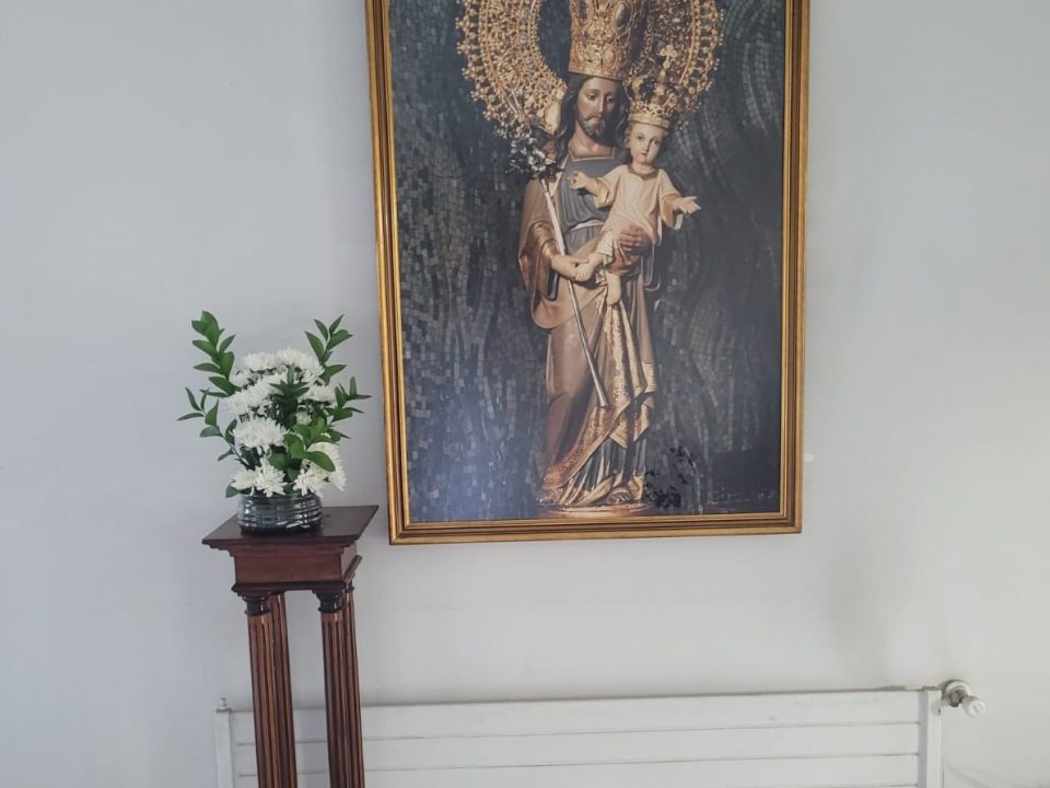 gallery-item